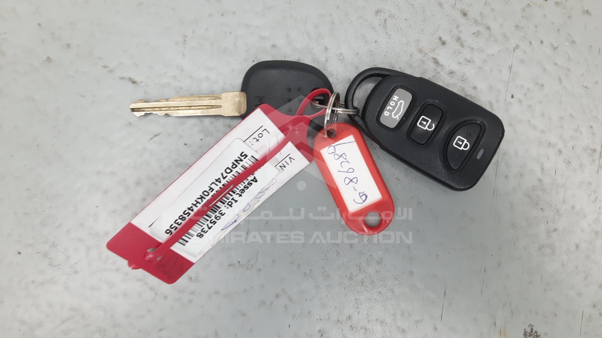 2019 HYUNDAI ELANTRA VIN: 5NPD74LF0KH458356