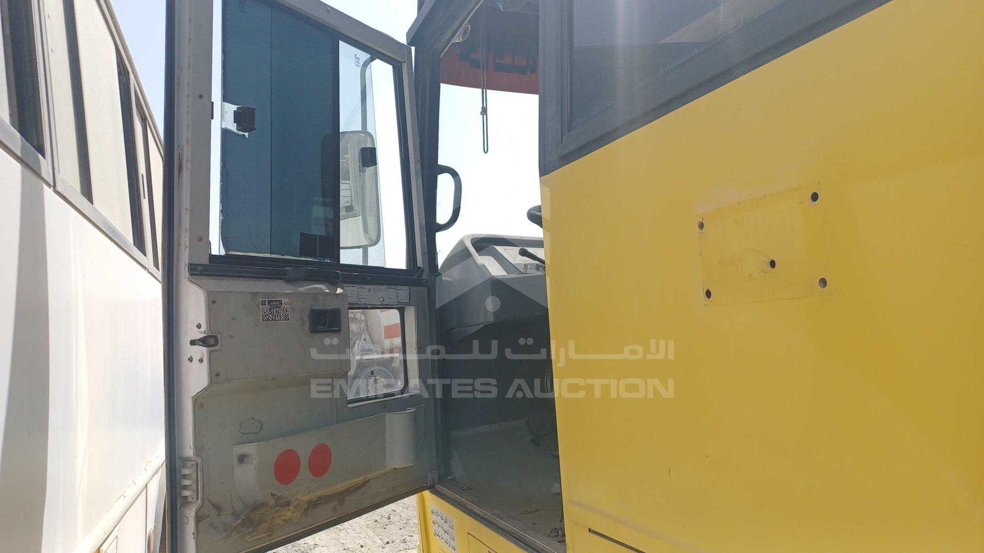2014 TATA LPO1618 VIN: MAT449253E0L01103
