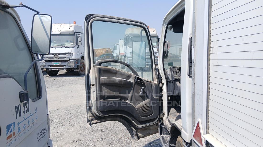 2013 Isuzu Reward NM — Front Left Door — Photo 10