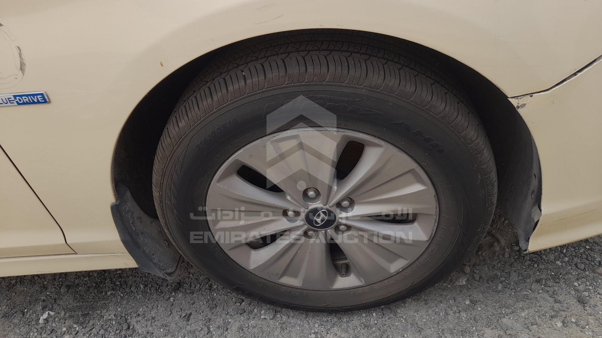 2019 HYUNDAI SONATA VIN: KMHE24130KA092946