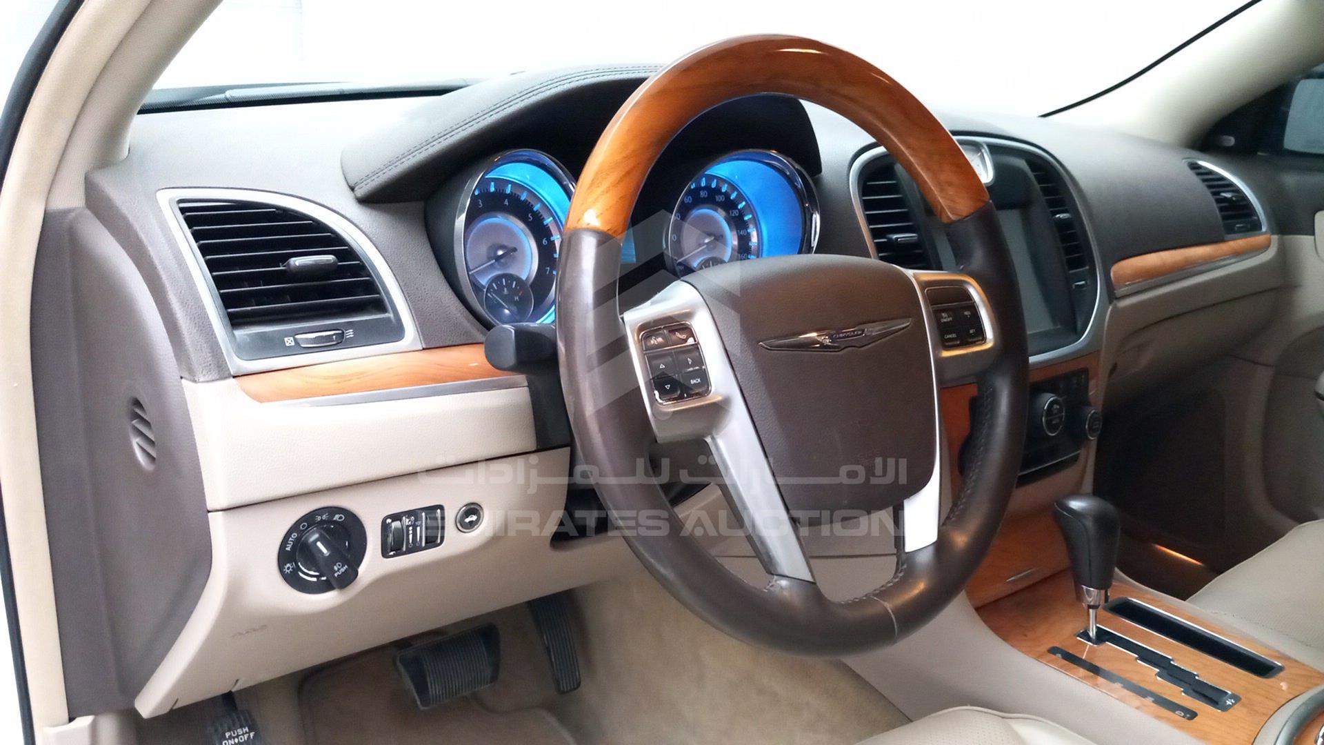 2013 CHRYSLER 300 C VIN: 2C3CCAET8DH644333