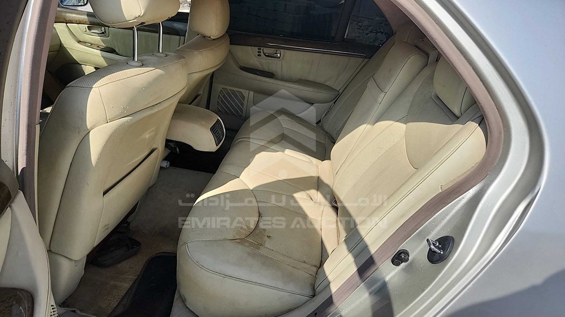2001 LEXUS LS 430 VIN: JTHBN30F710008807