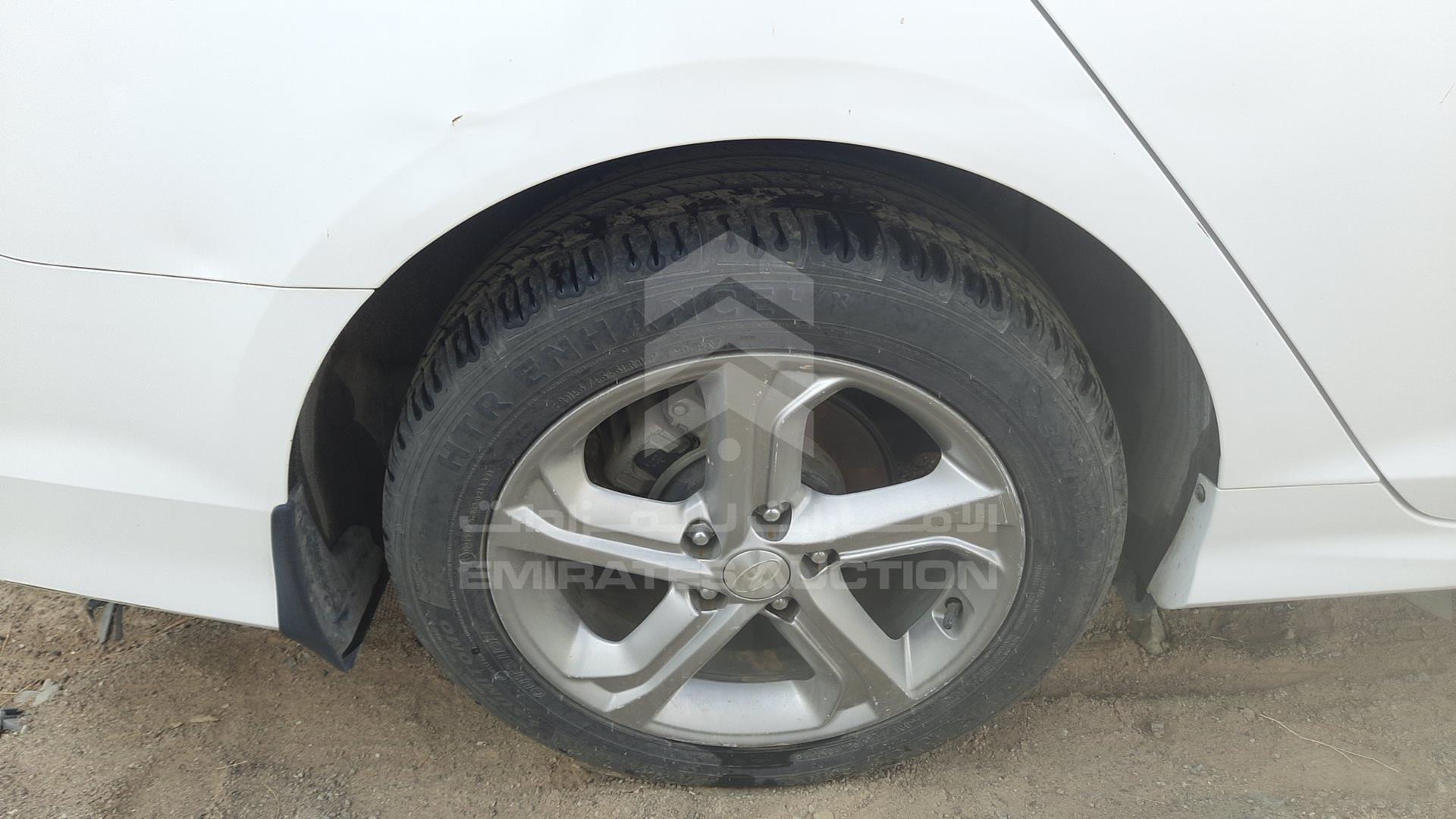 2018 HYUNDAI SONATA VIN: KMHE241G0JA427706