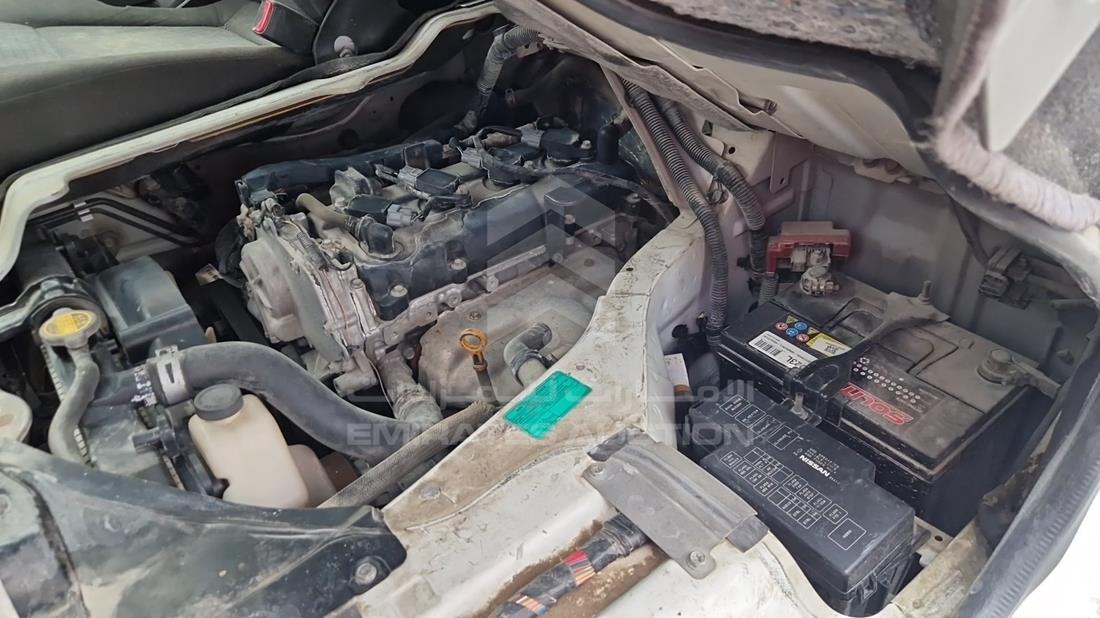 2015 Nissan Urvan — Engine Bay — Photo 23