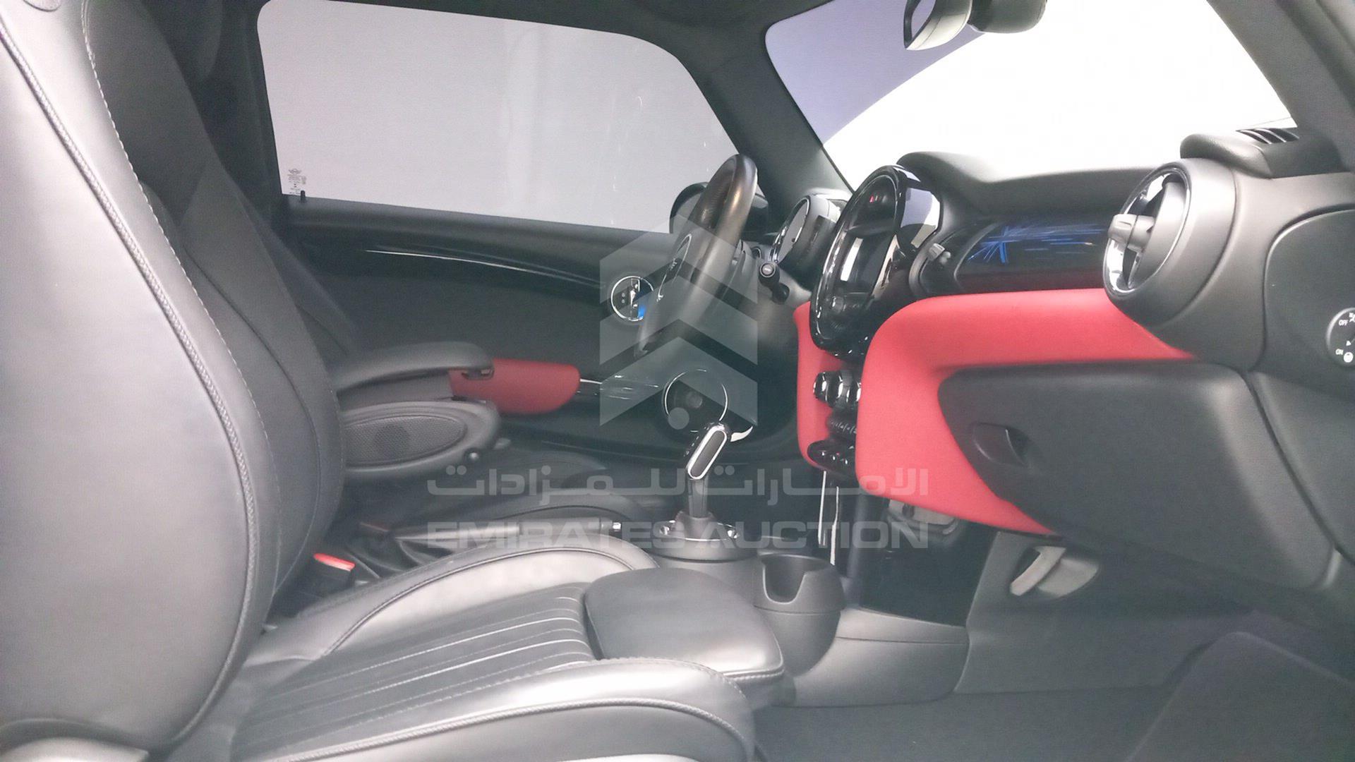 2021 MINI COOPER S VIN: WMWXR5A00M2N03907