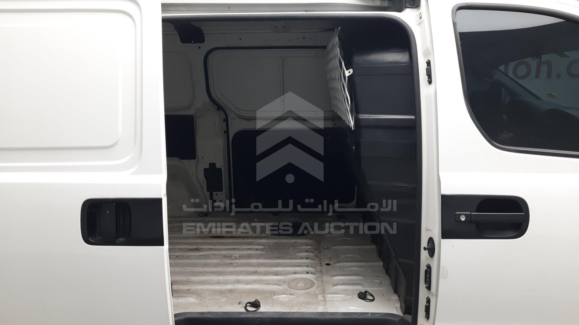 2016 HYUNDAI H1 VIN: KMHWG81R9GU756295