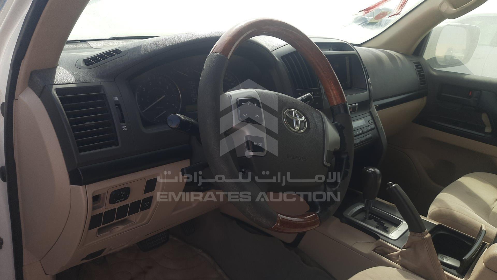 2013 TOYOTA LAND CRUISER VIN: JTMDU09J5D5065615