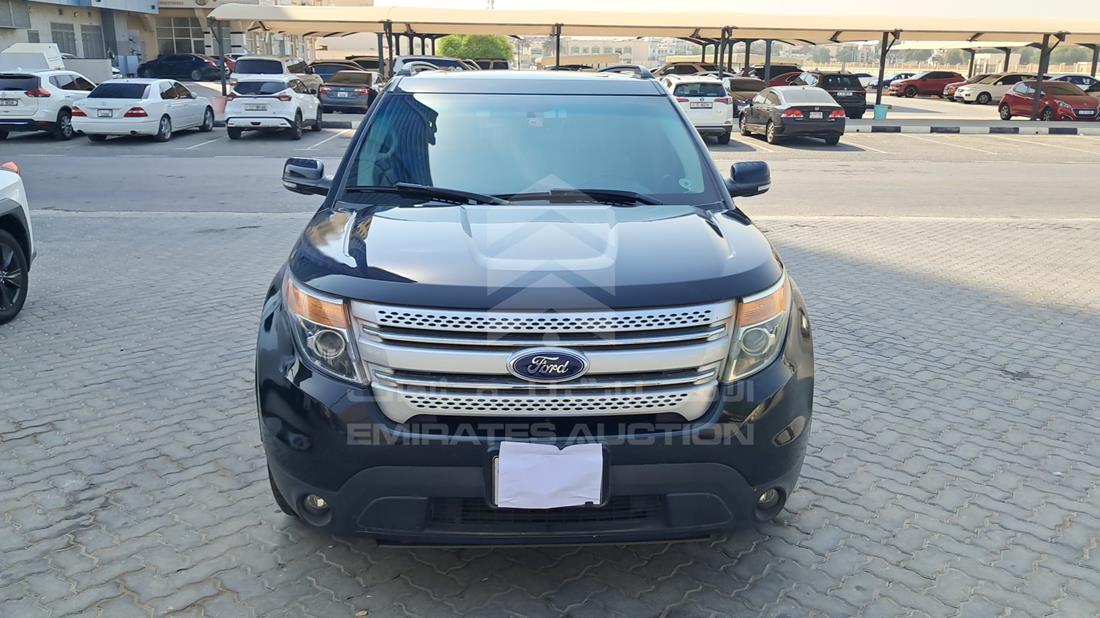 2015 Ford Explorer — Full Front View — Photo 1