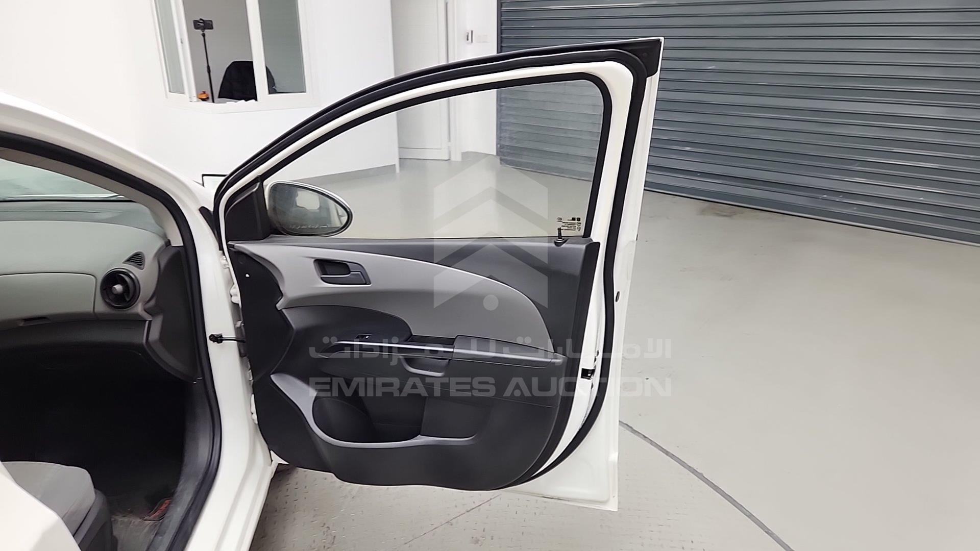 2013 CHEVROLET SONIC VIN: KL1JD5BEXDB021437