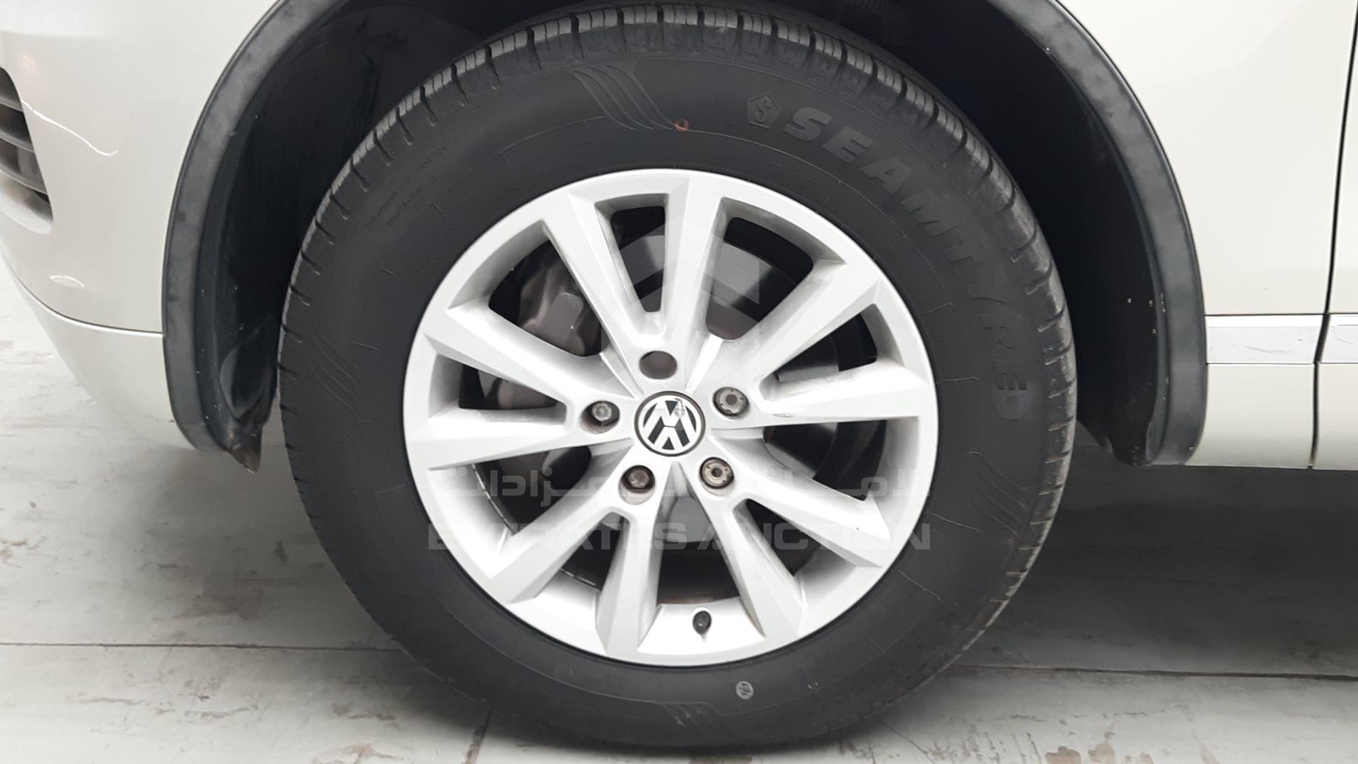 2014 VOLKSWAGEN TOUAREG VIN: WVGBC2BPXED006549