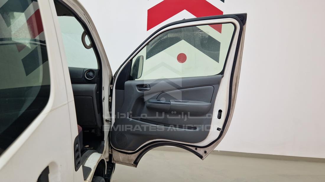 2014 Nissan Urvan — Front Right Door — Photo 20