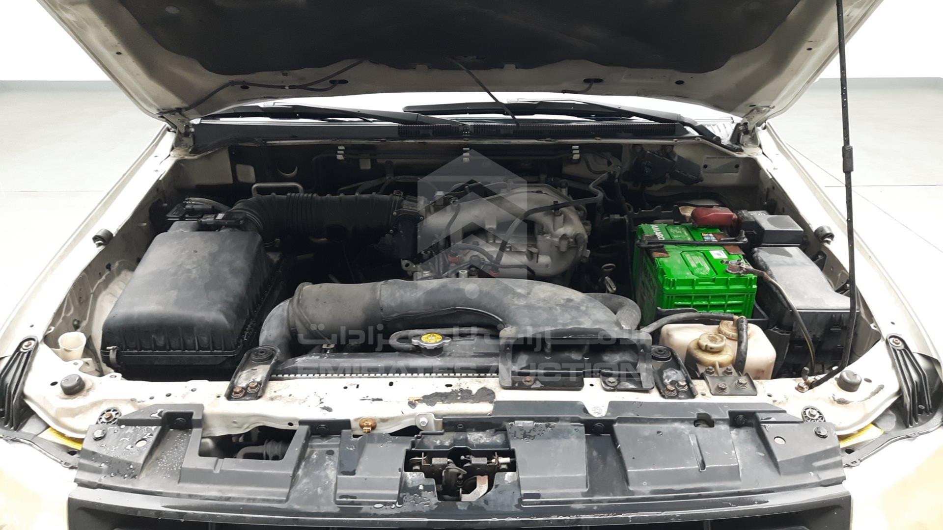 2008 MITSUBISHI PAJERO VIN: JMYLRV93W8J728895
