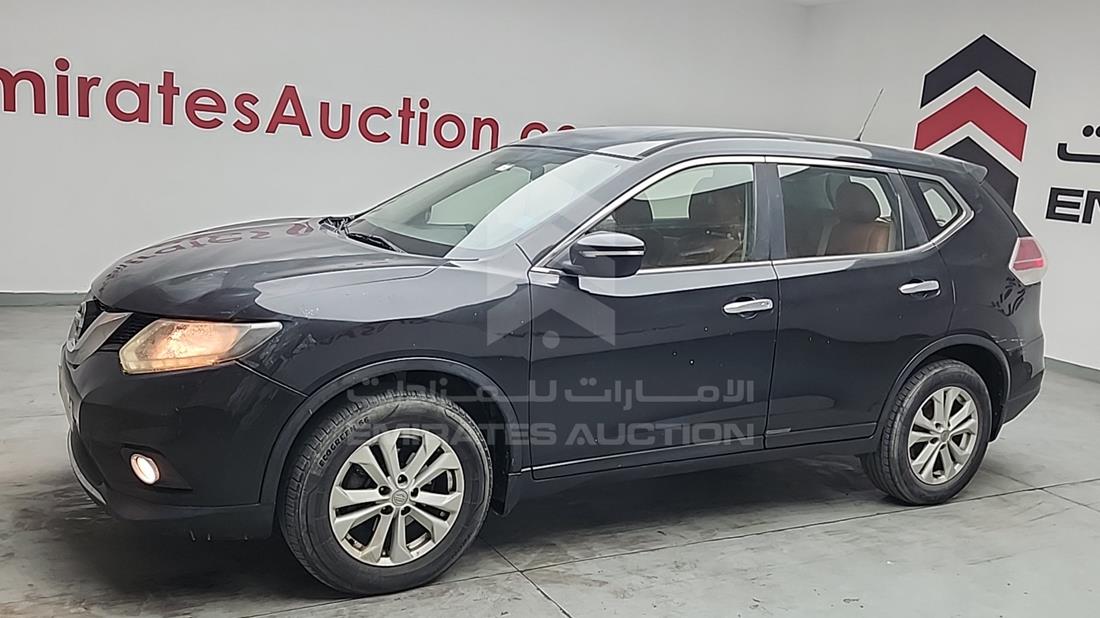 2016 Nissan X-Trail — Front Left Angle — Photo 5