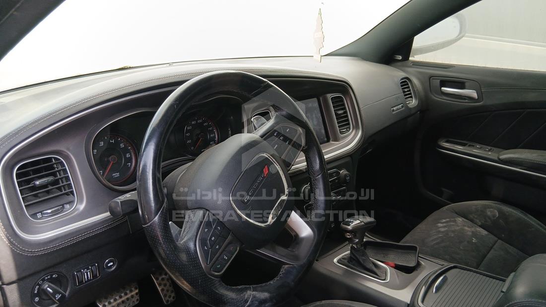 دودج شارجر 2021 — زاوية واجهة السائق الأمامية اليسرى — صورة 11