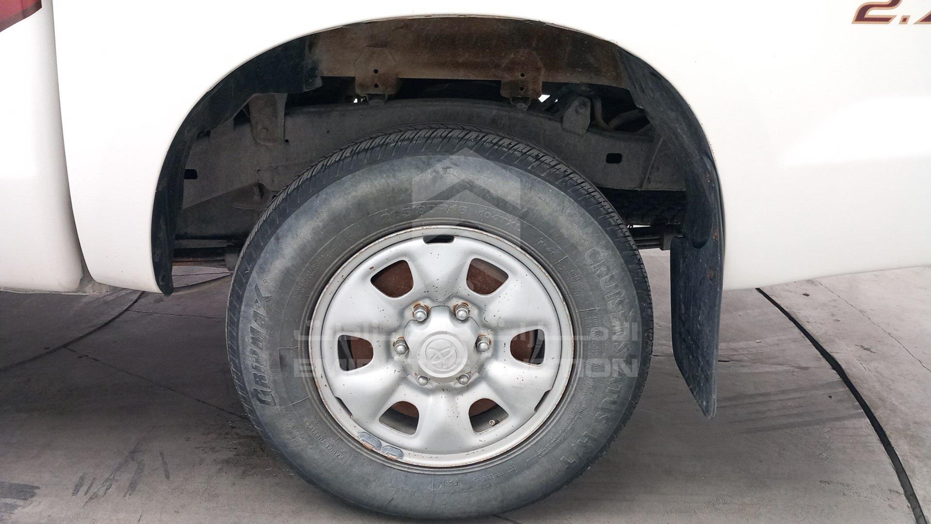 2013 TOYOTA HILUX VIN: MR0FX22G0D1359913