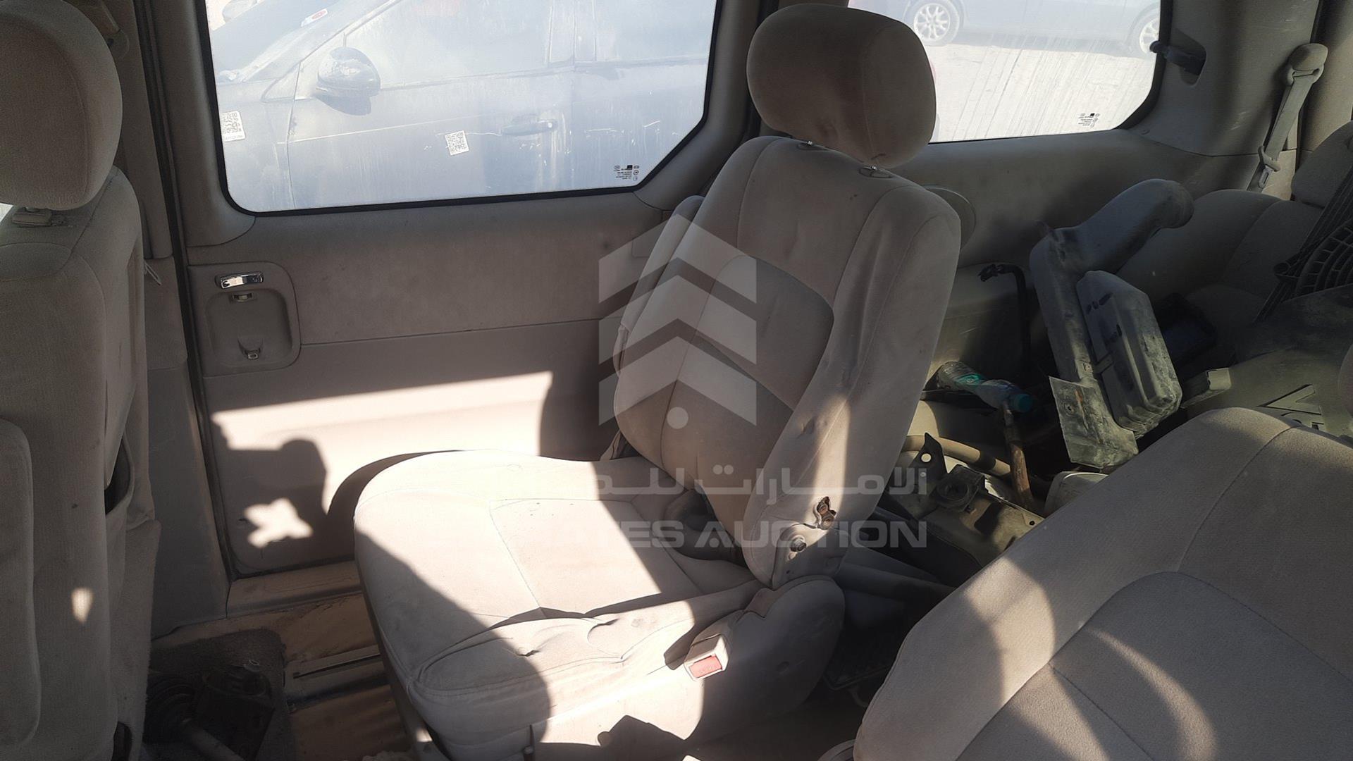 2005 KIA CARNIVAL VIN: KNAUP752856684958
