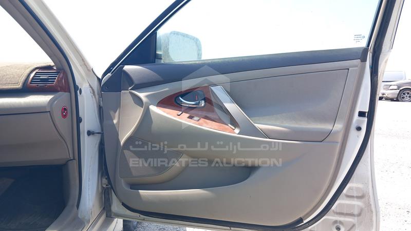 6T1BE42K8BX744228 Auction: EmiratesAuction Lot: 408520 6T1BE42K8BX744228 Toyota Camry 2011 WHITE Photo 26