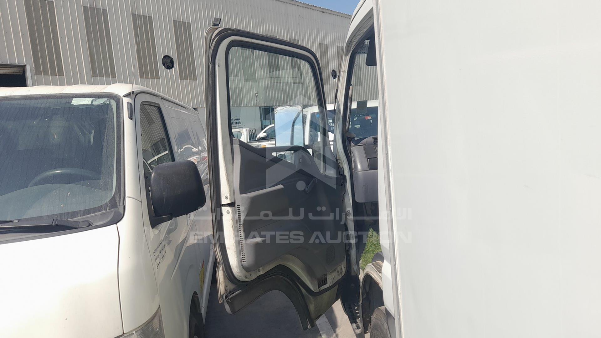 2015 MITSUBISHI CANTER VIN: JL7B6E1P8FK019136