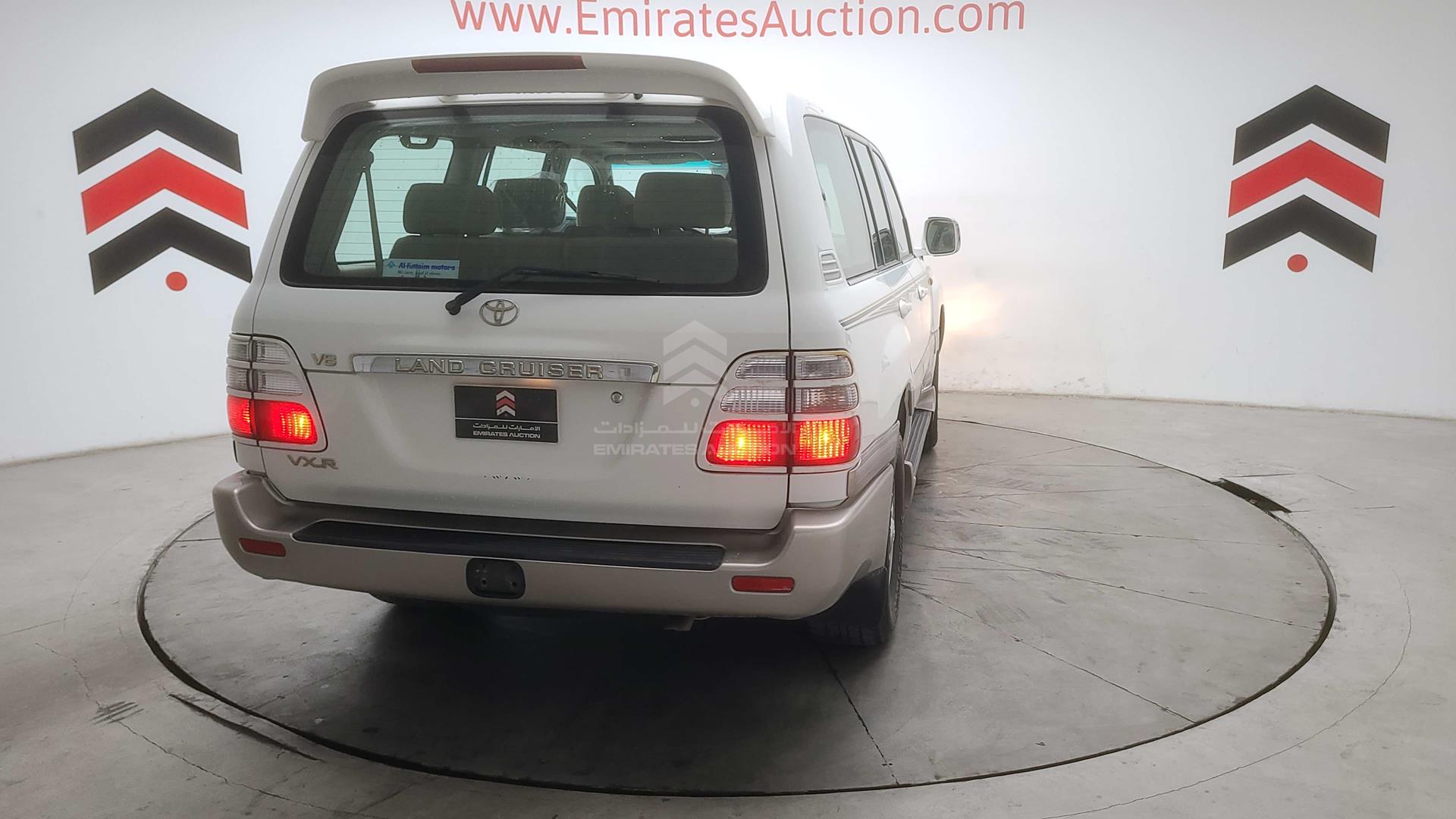2004 TOYOTA LAND CRUISER VIN: JTEHT05J442060123