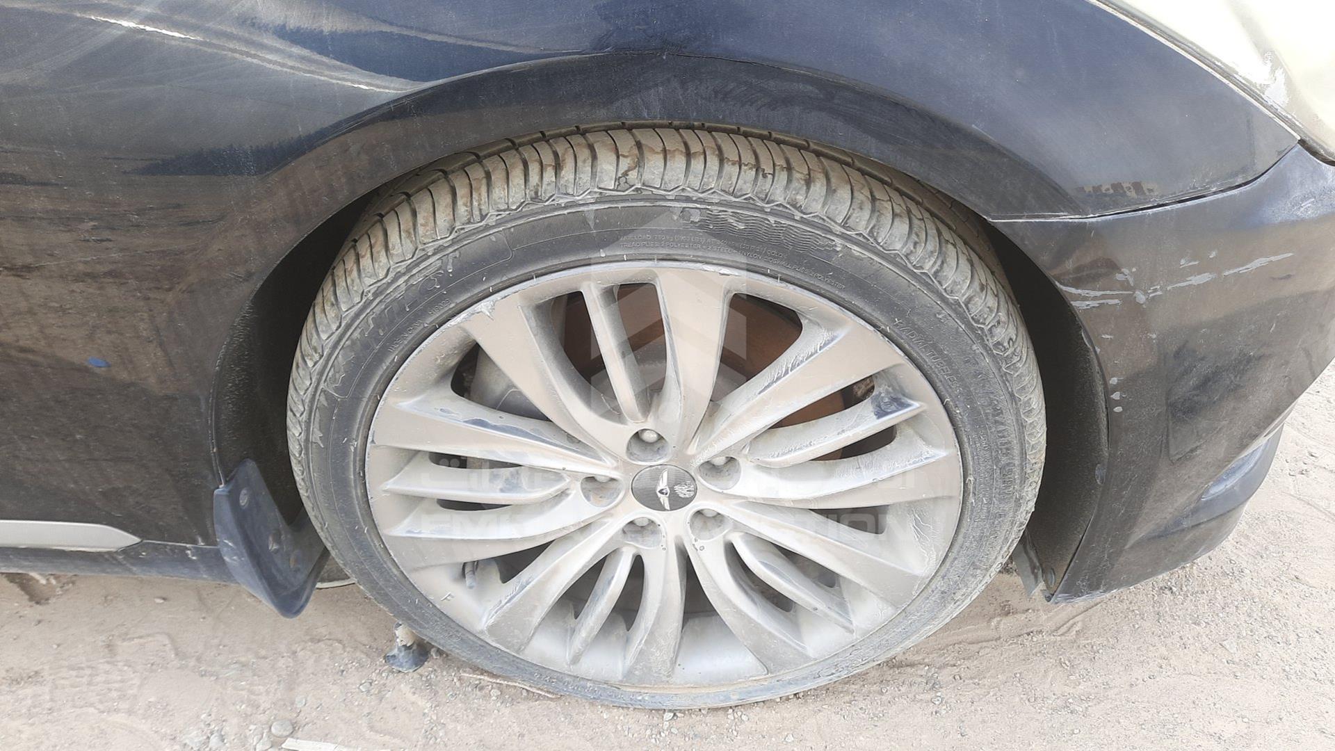 2015 HYUNDAI GENESIS VIN: KMHGN41E9FU060387