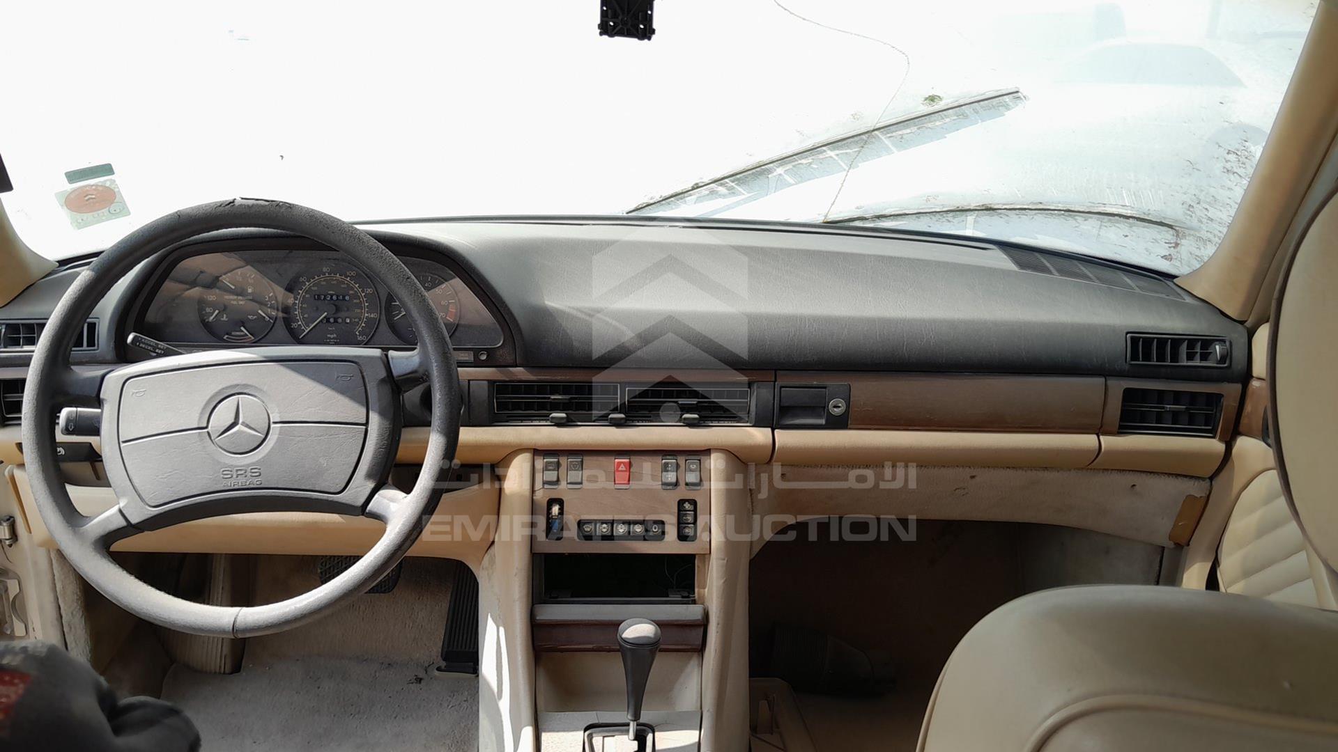1989 MERCEDES SE 300 VIN: WDBCA24D2KA489158