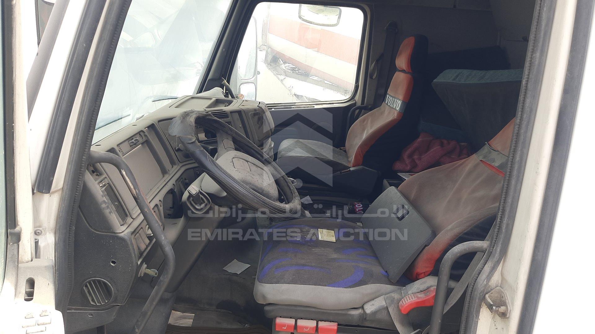 2000 VOLVO FH12 VIN: YV2A4DBA2YB238623
