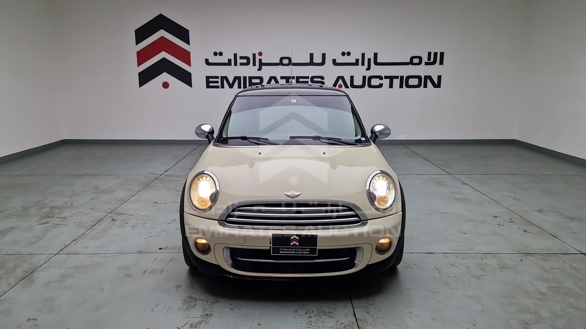 2011 MINI COOPER VIN: WMWSU3108BT201771