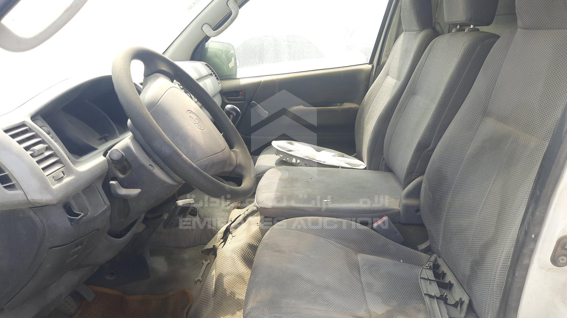 2006 TOYOTA HIACE VIN: JTFHX02P860005682