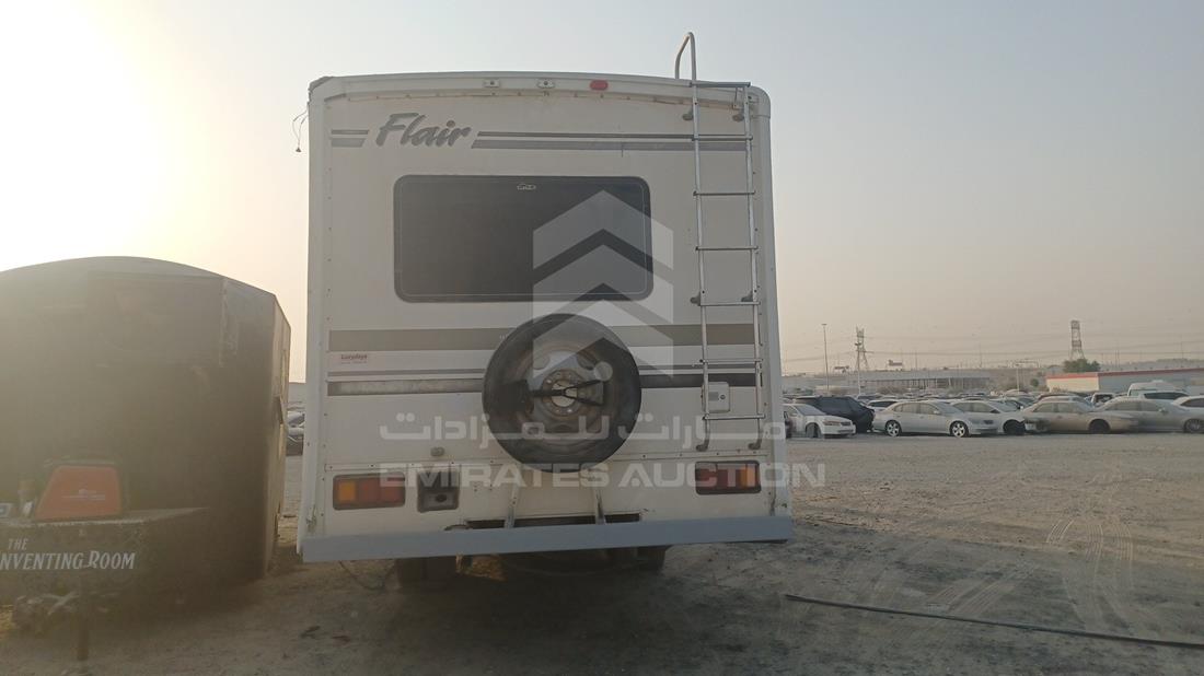 Caravan — Rear View — Photo 5