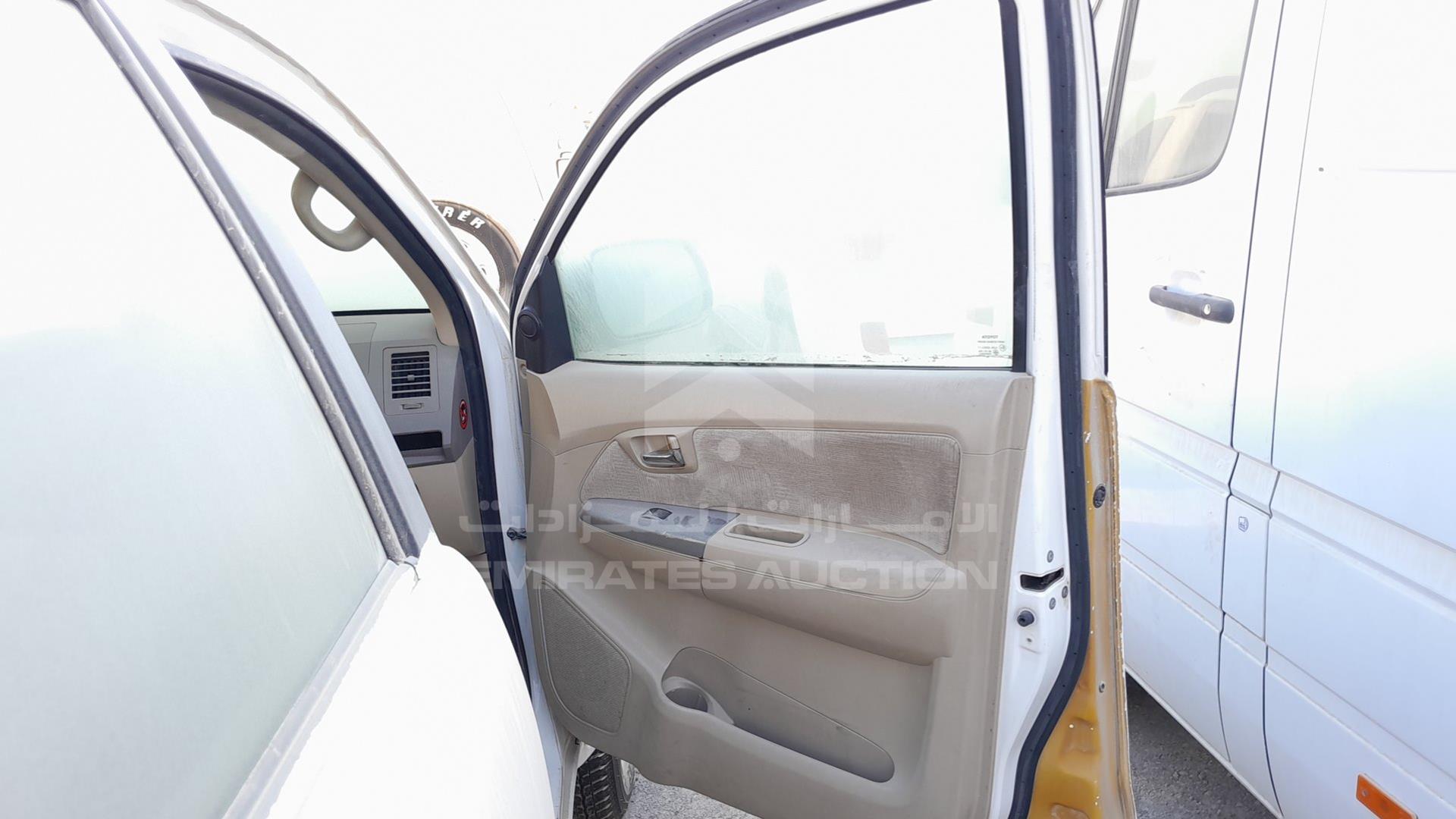 2006 TOYOTA FORTUNER VIN: MR1YU59G660005407