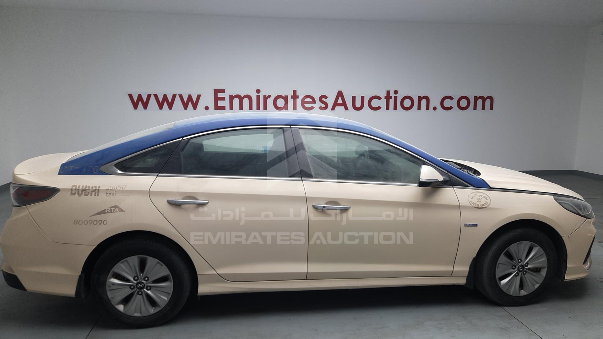 2019 HYUNDAI SONATA HYBRID VIN: KMHE24136KA093096