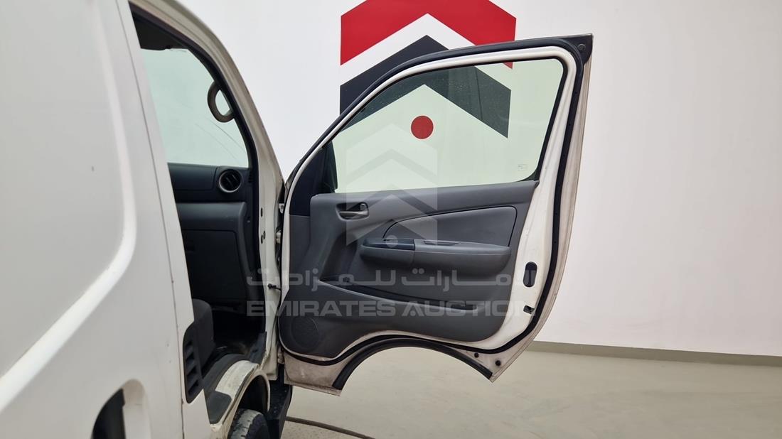 2014 Nissan Urvan — Front Right Door — Photo 19
