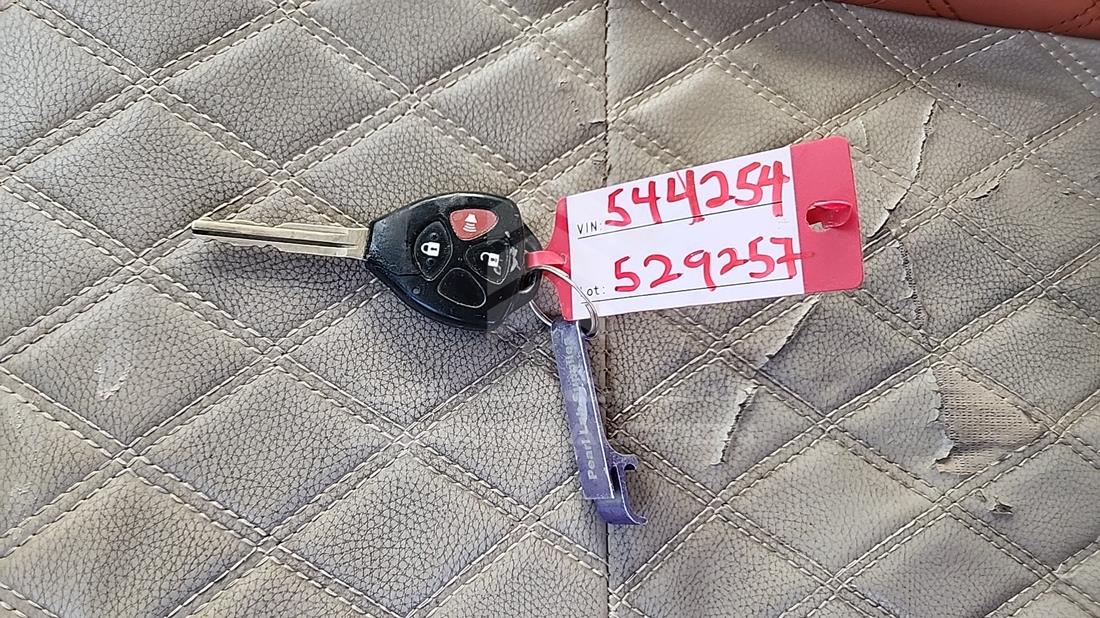 2003 Toyota Camry — Keys — Photo 4