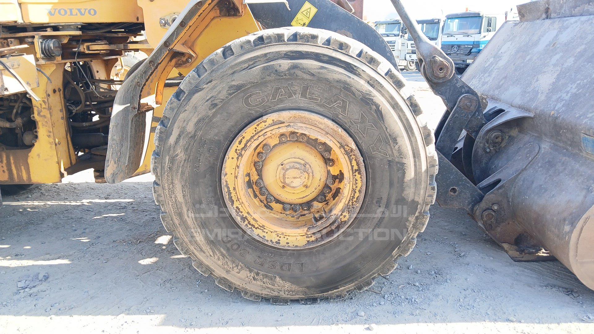 2011 VOLVO L120F VIN: VCEL120FC00026895