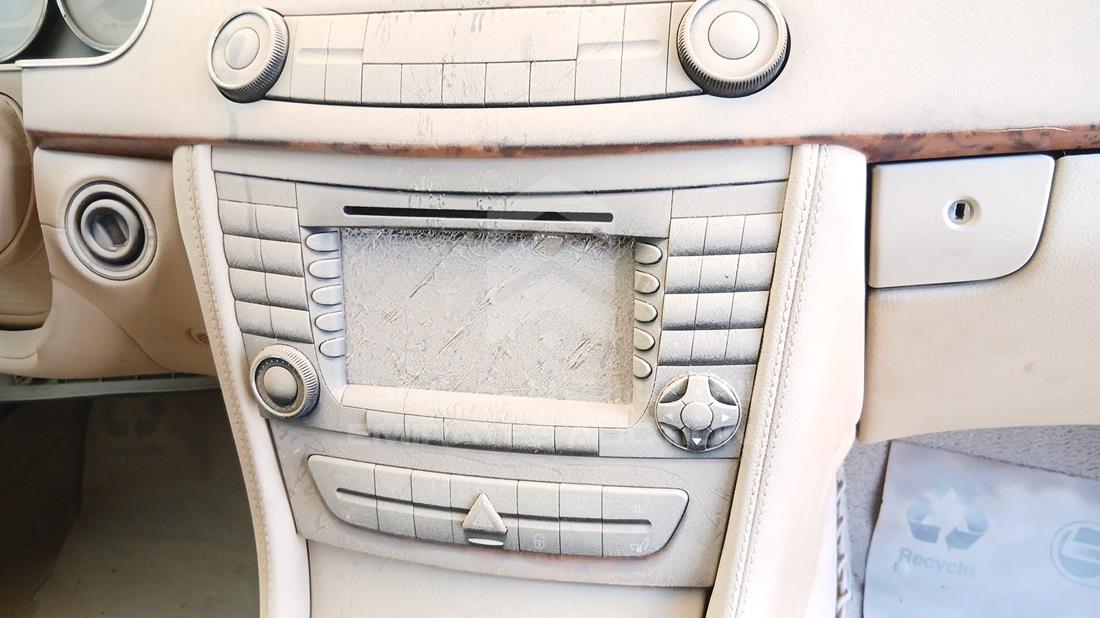 مرسيدس CL 550 2005 — نظم الترفيه وكاميرا المراقبة والملاحة — صورة 16