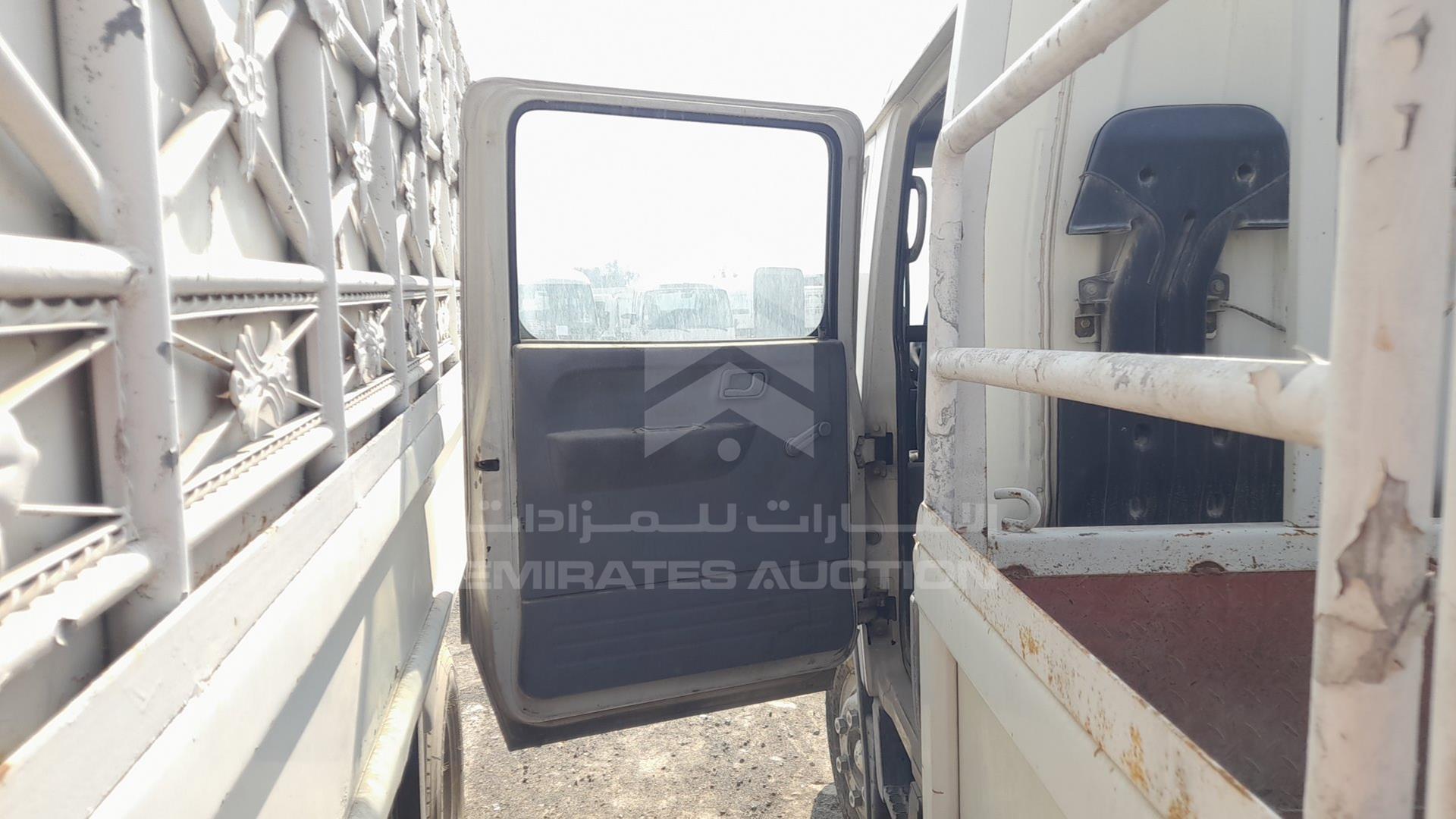 2015 MITSUBISHI CANTER VIN: JL7B6E1P2FK024722