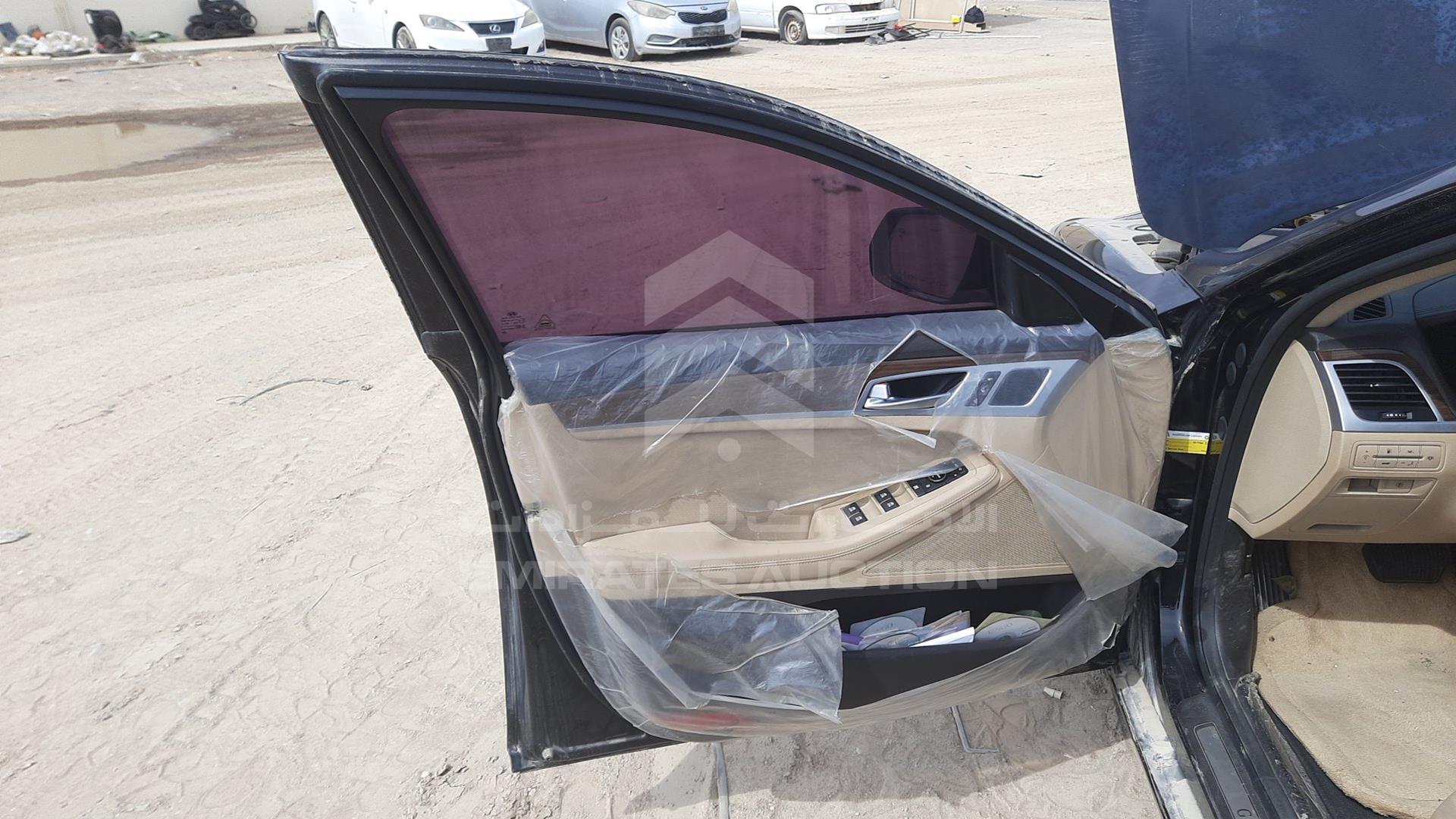 2015 HYUNDAI GENESIS VIN: KMHGN41E9FU060387