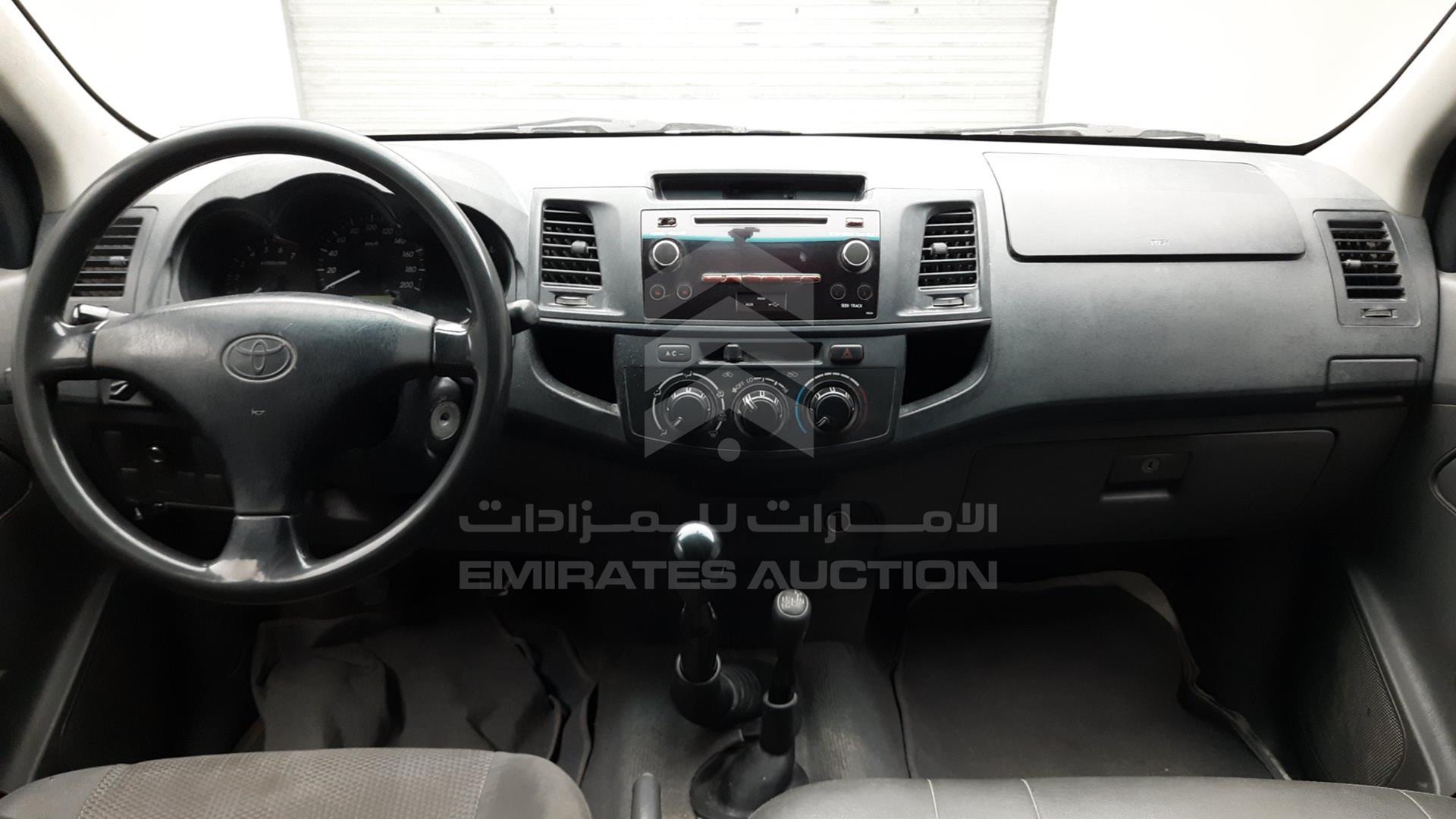 2014 TOYOTA HILUX VIN: MR0FX22G3E1392356