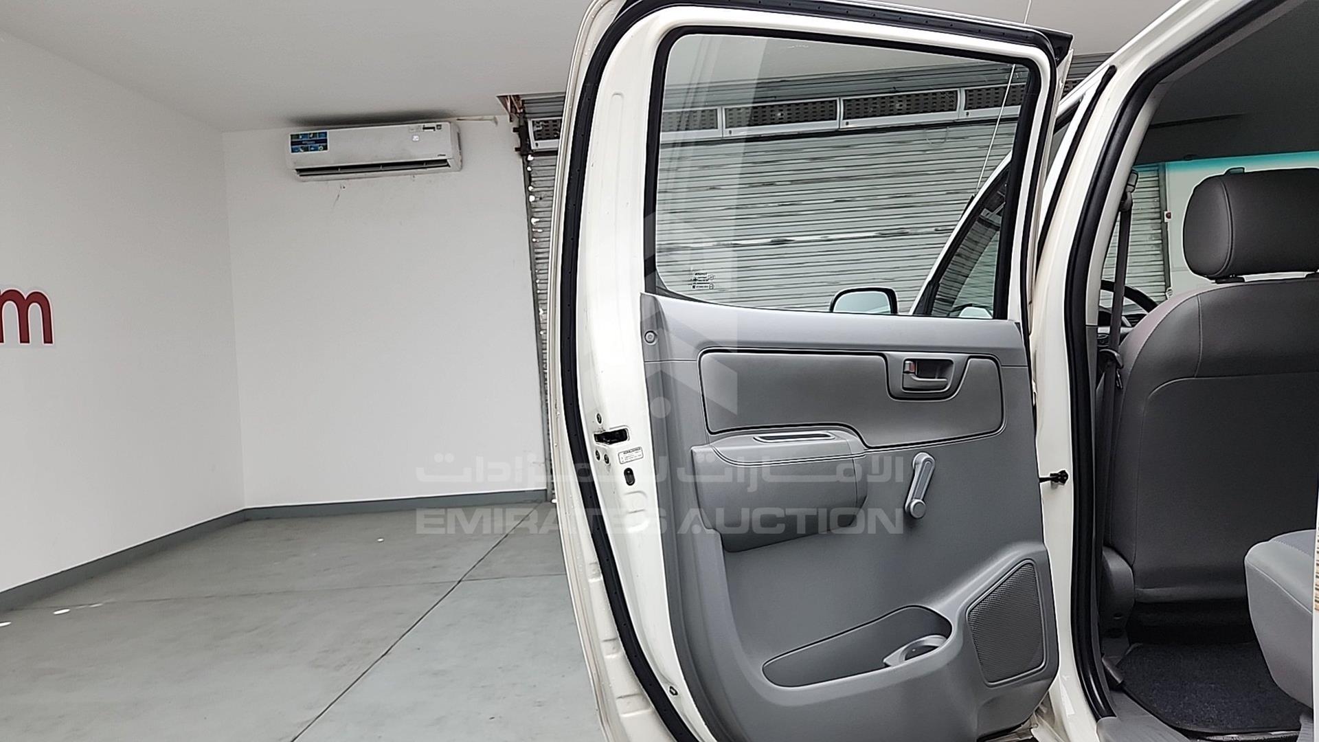 2011 TOYOTA HILUX VIN: MR0EX12G2B2047248