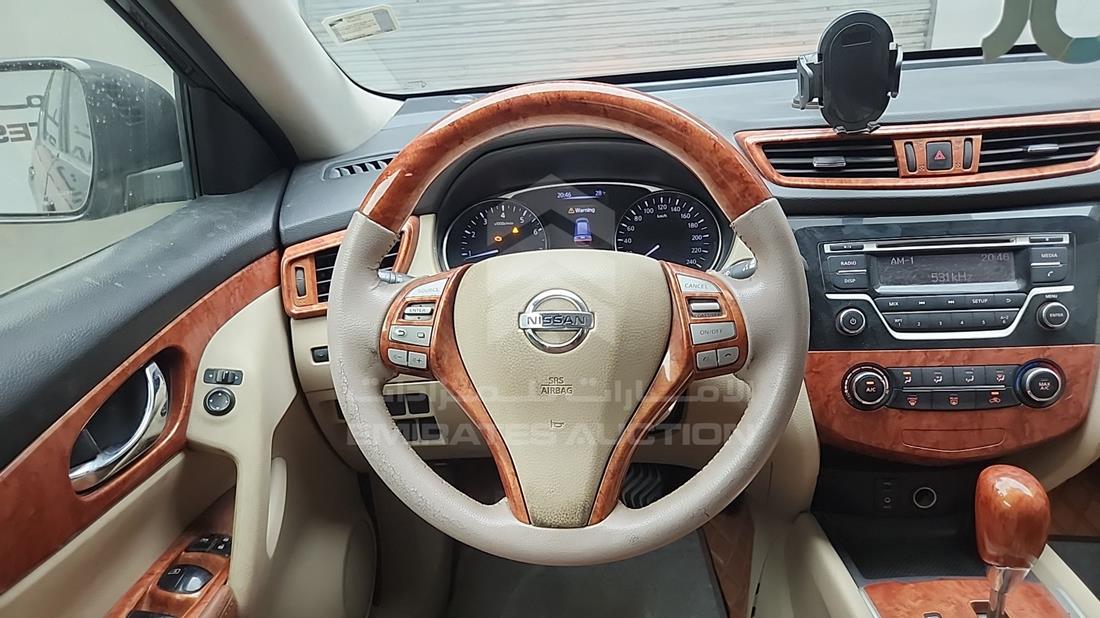 2016 Nissan X-Trail — Steering & Mounted Controls — Photo 13