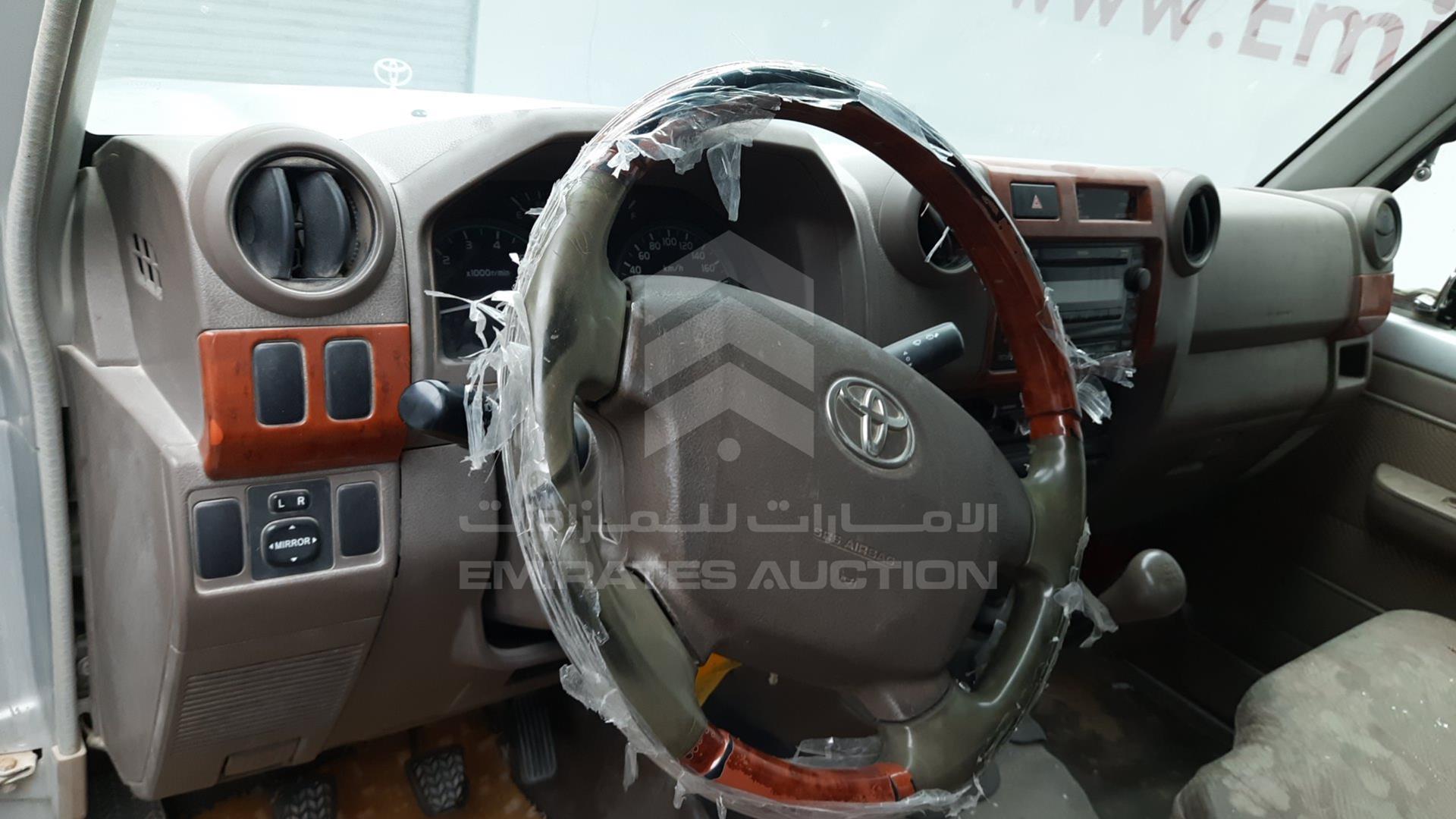 2012 TOYOTA LAND CRUISER VIN: JTFLU73J6C4521887
