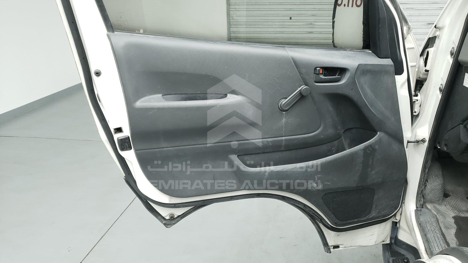 2007 TOYOTA HIACE VIN: JTGJX02PX70010963