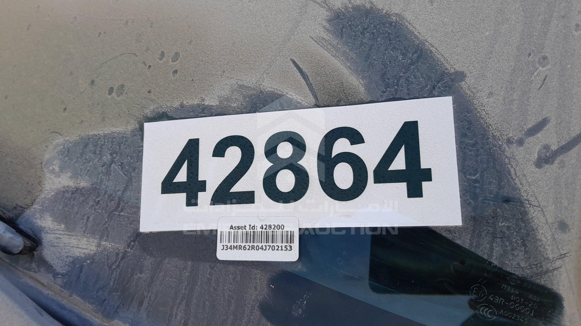 2004 MITSUBISHI PAJERO VIN: JE4MR62R04J702153