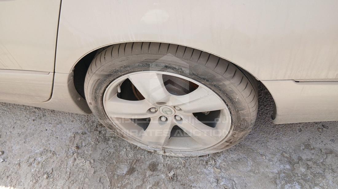 2002 Lexus LS 430 — Rear Right Tyre — Photo 12