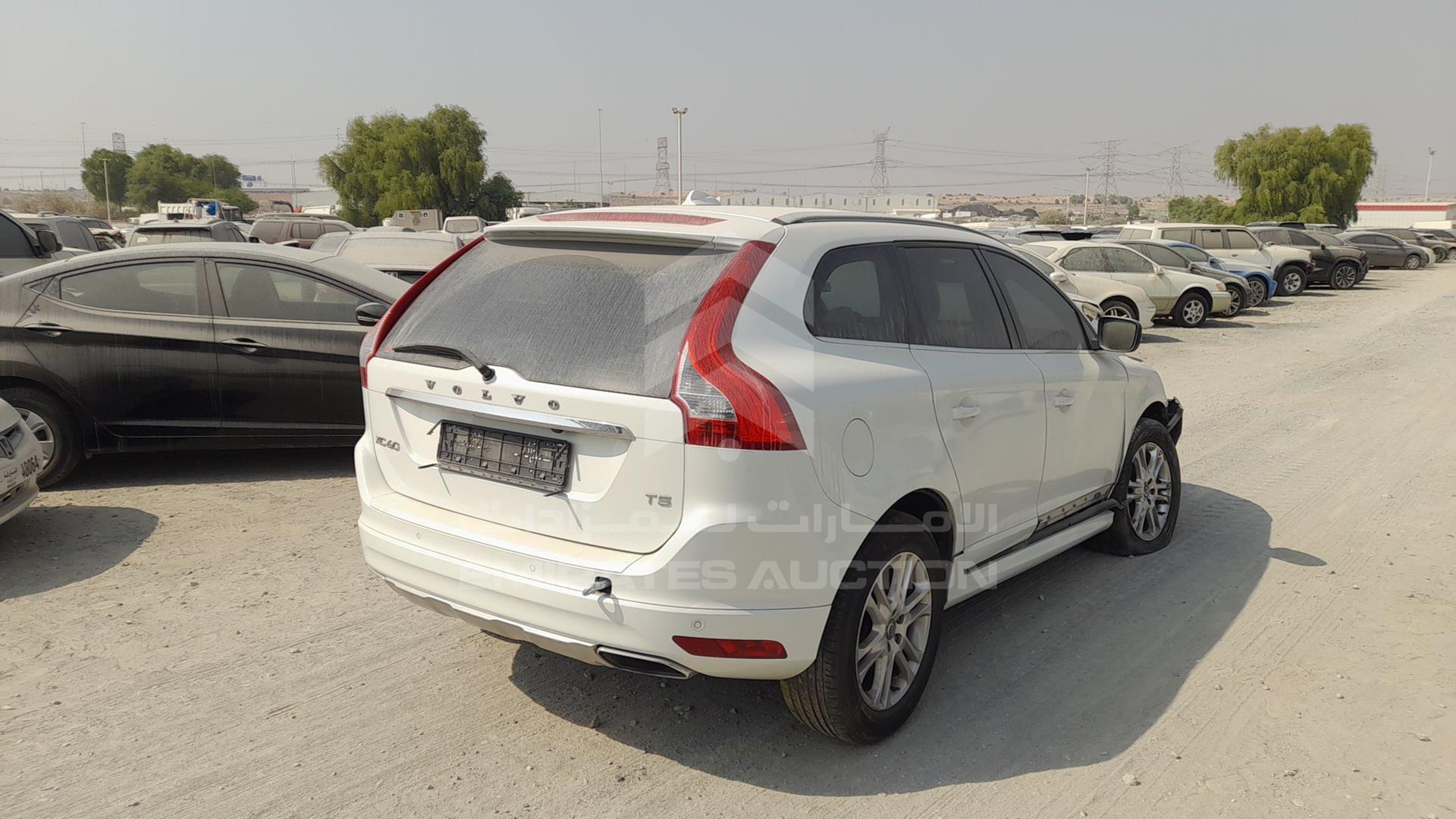 2014 VOLVO XC 60 VIN: YV147HDZ0E2558389