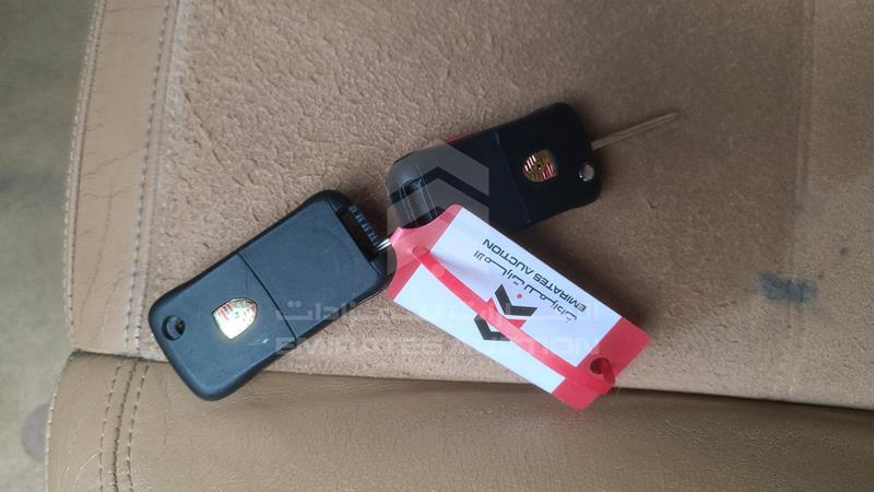 WP1ZZZ9PZALA61661 Auction: EmiratesAuction Lot: 405784 WP1ZZZ9PZALA61661 Porsche Cayenne GTS 2010 BLACK Photo 5