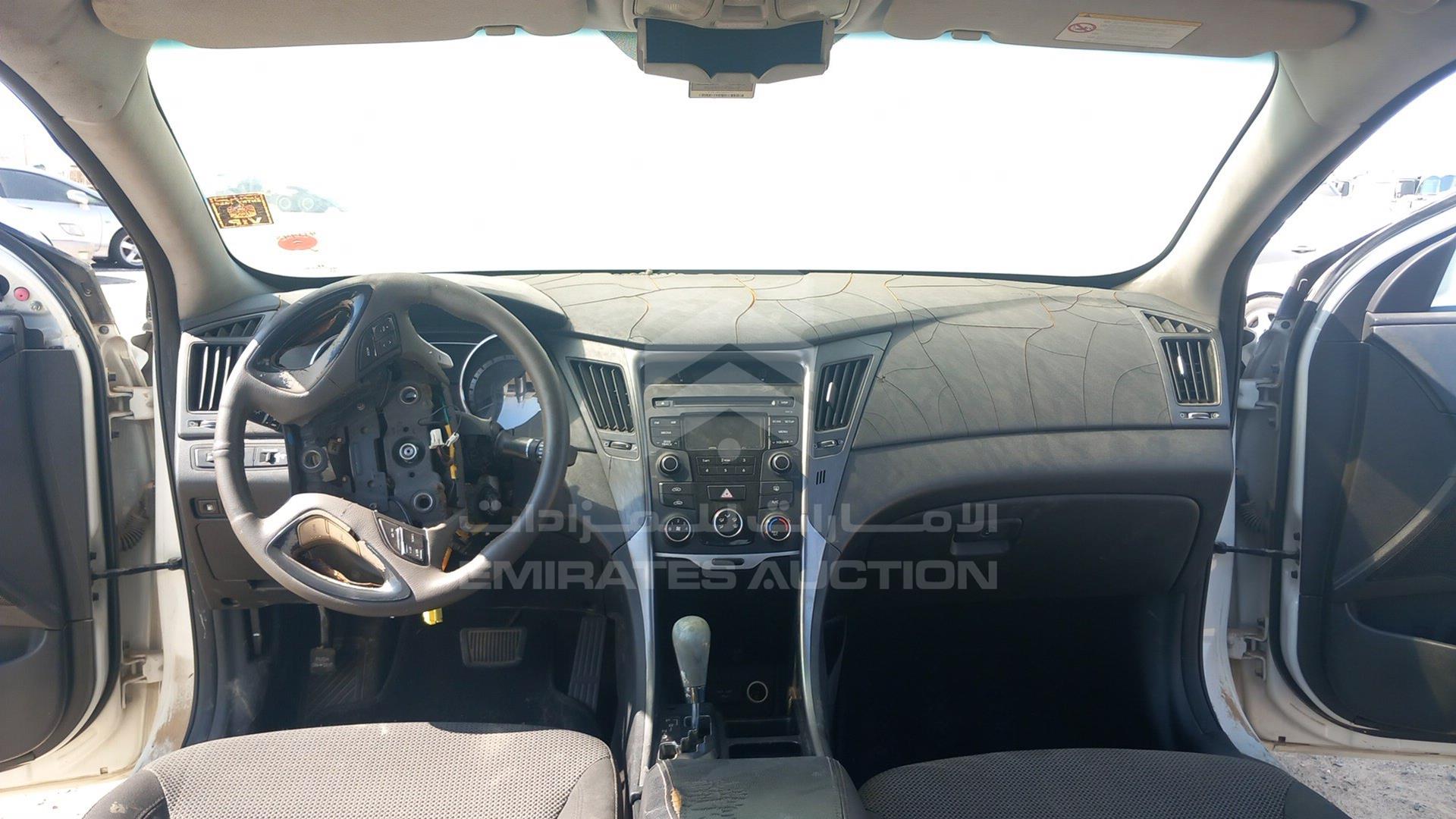 2014 HYUNDAI SONATA VIN: KMHEB41C5EA618234