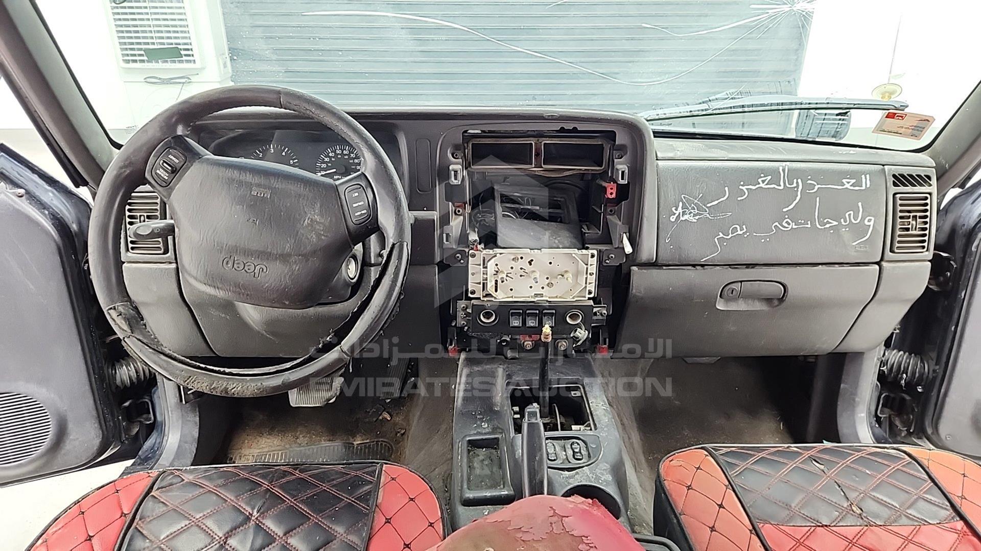 2001 JEEP CHEROKEE VIN: 1J4FT58S81L600635