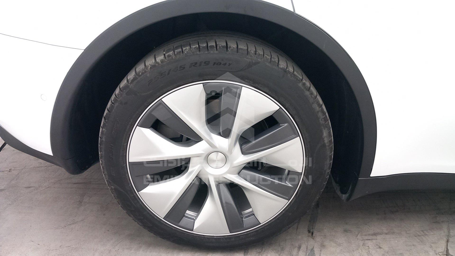 2023 TESLA MODEL Y VIN: LRWYGCFS1NC571914