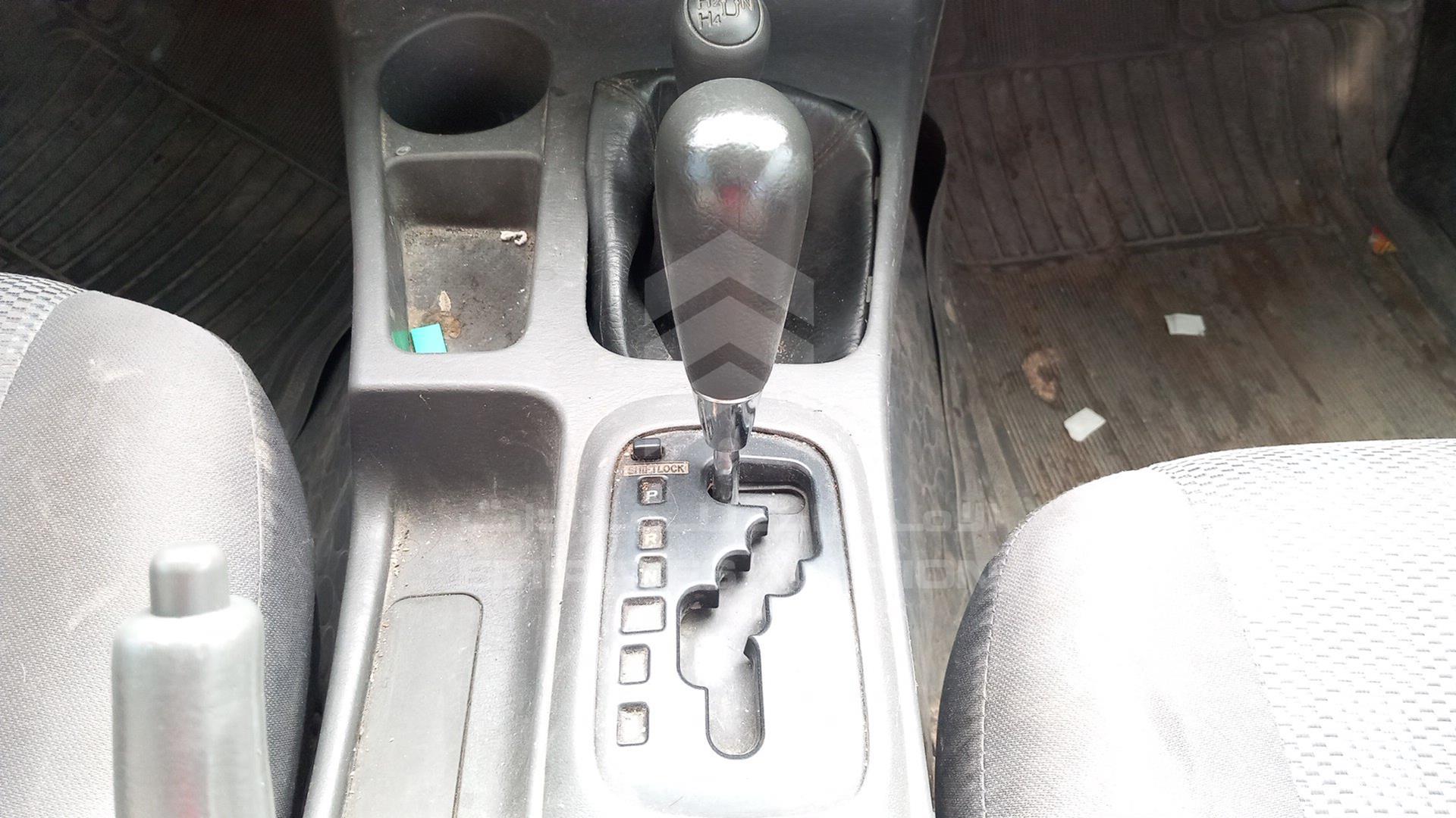 2013 TOYOTA HILUX VIN: MR0FX22G9D1367573